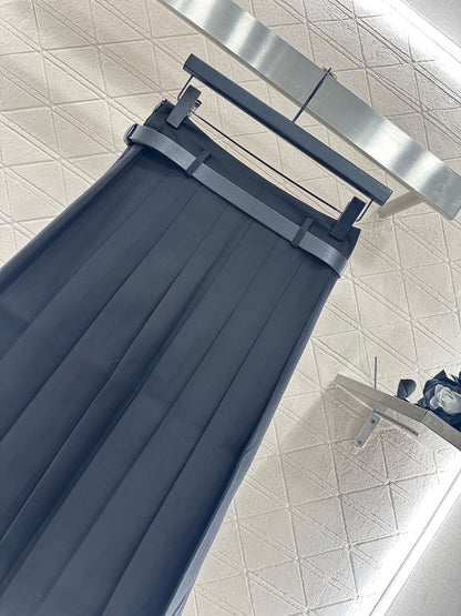 25fw Mid length pleated skirt with waist belt