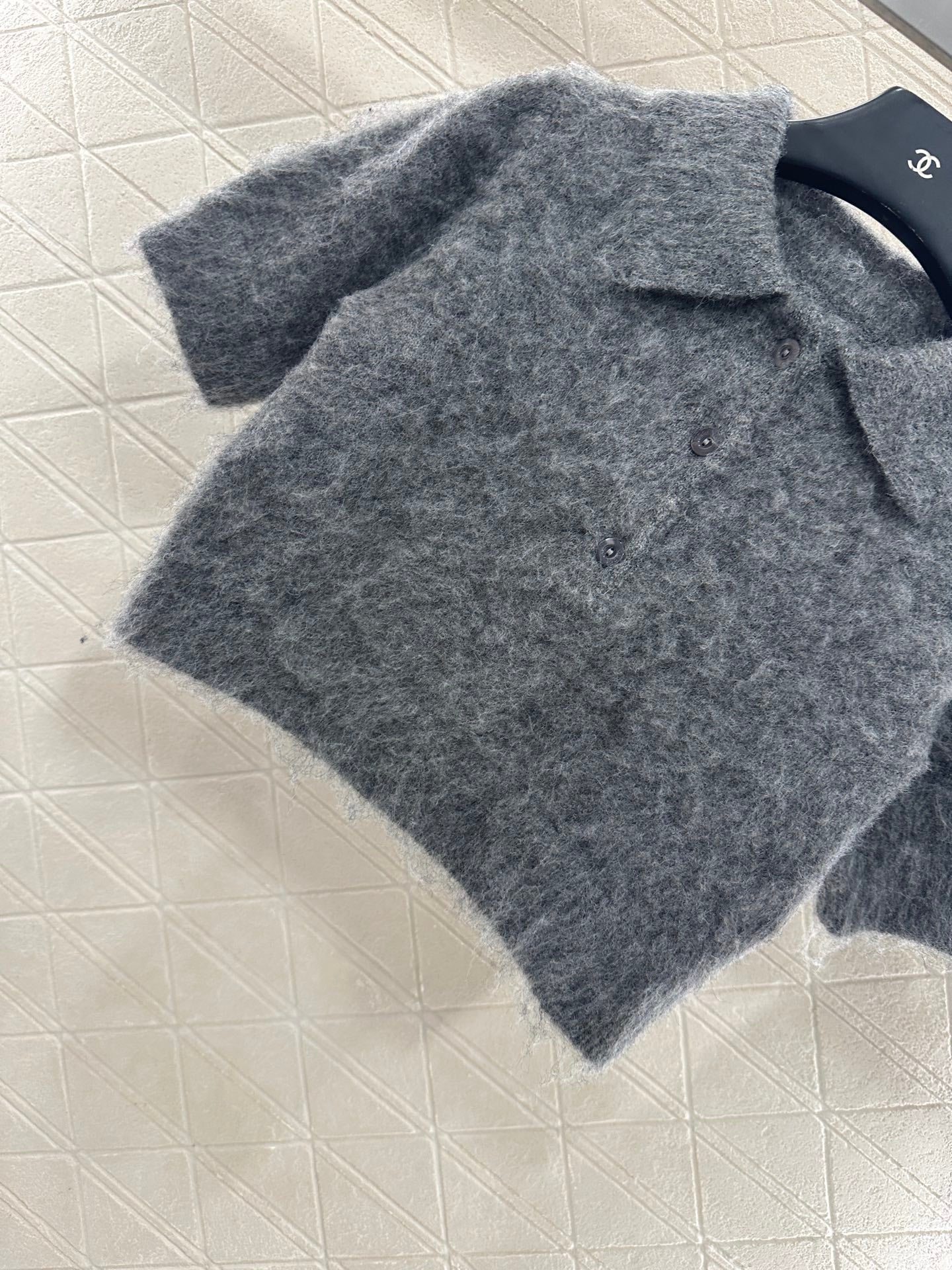 25fw Half open lapel knitted top