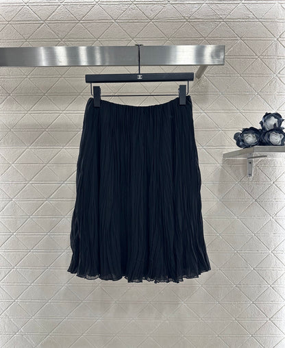 High waisted pleated skirt