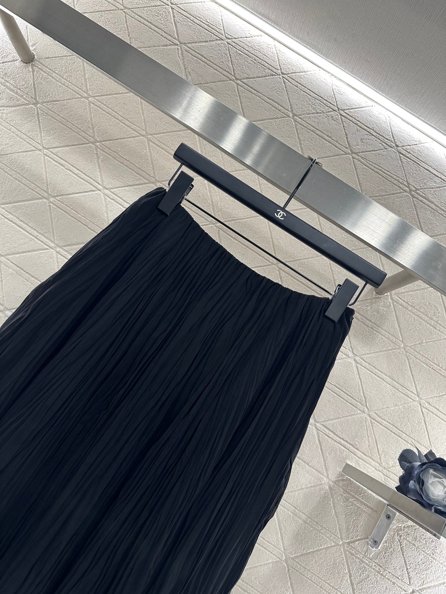 High waisted pleated skirt