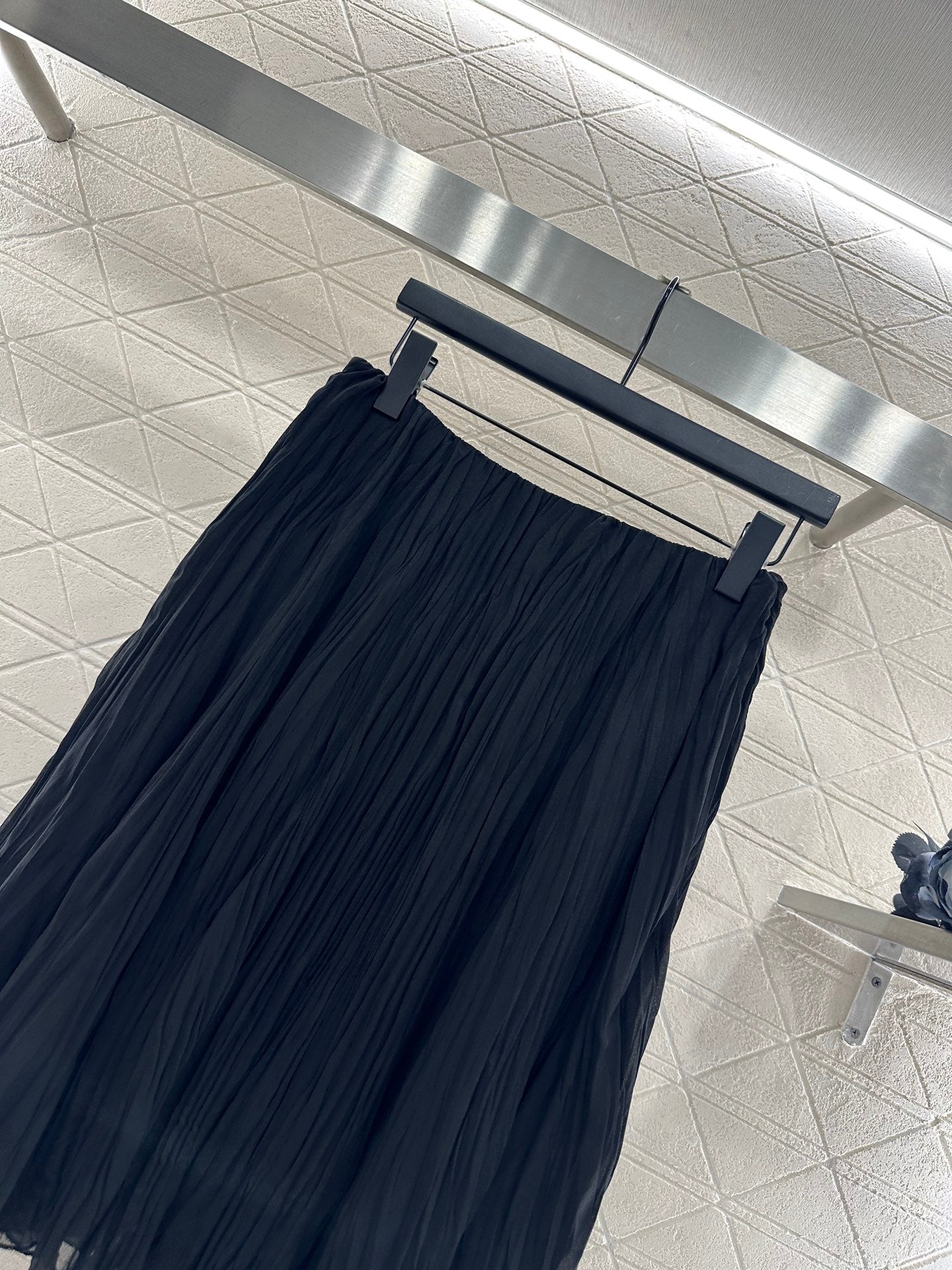 High waisted pleated skirt