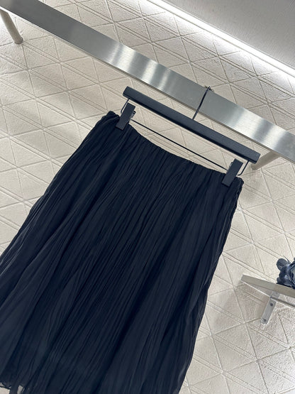 High waisted pleated skirt