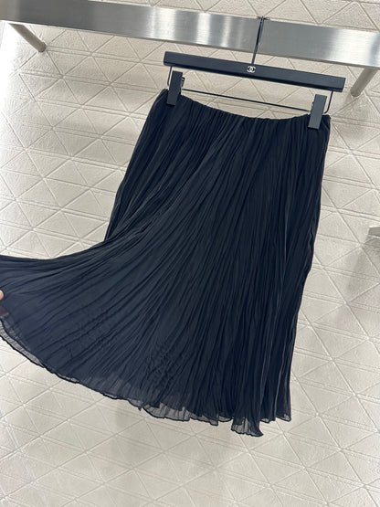 High waisted pleated skirt
