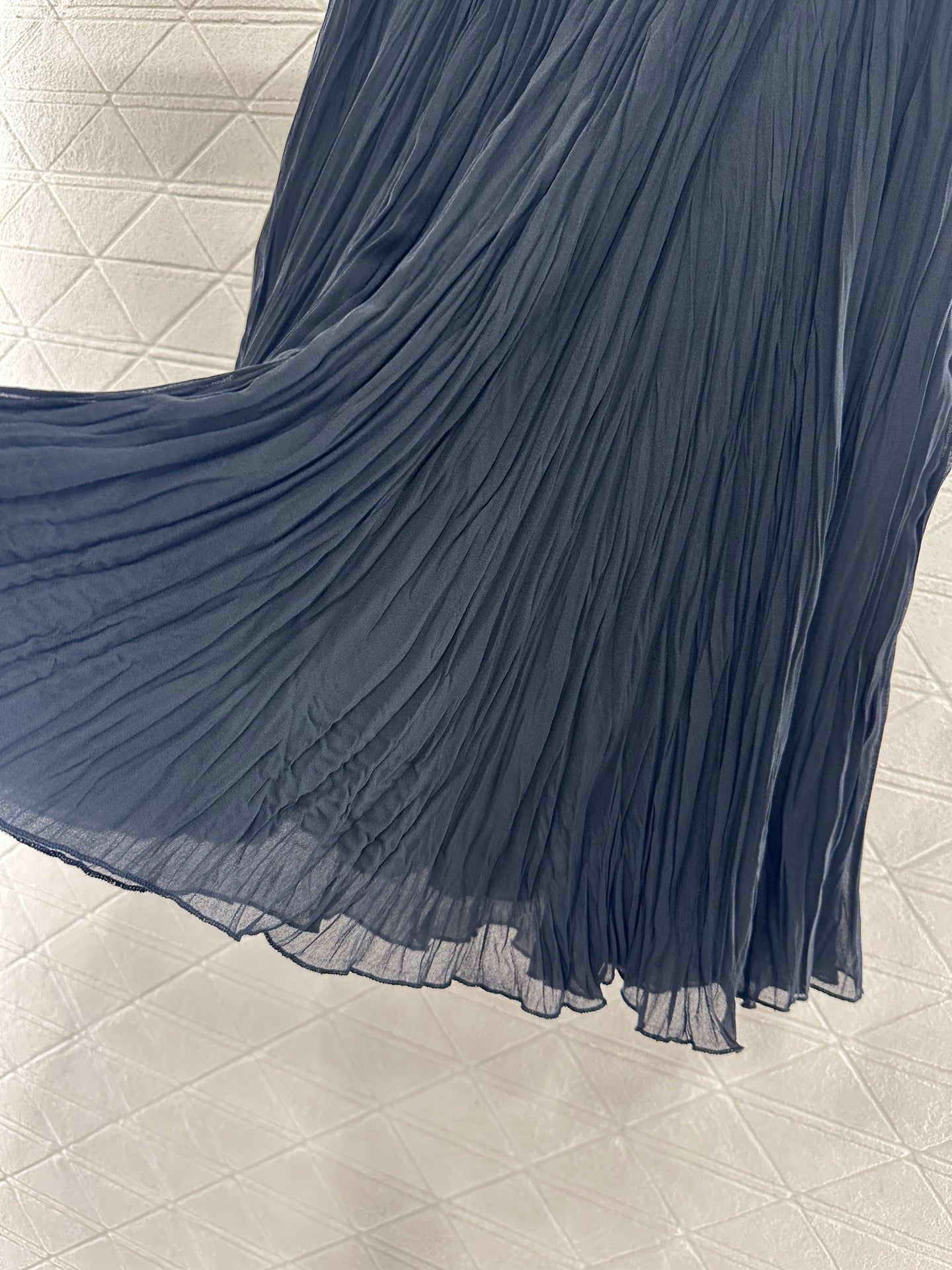 High waisted pleated skirt