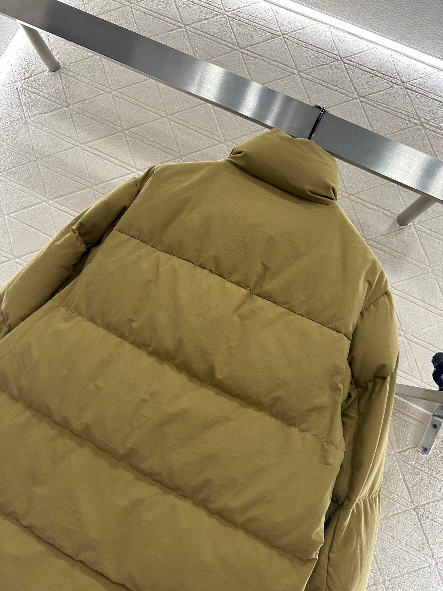 Rectangular embossed stand up collar down jacket