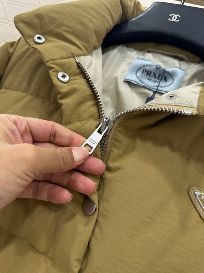 Rectangular embossed stand up collar down jacket