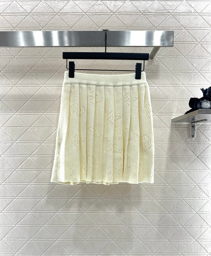 Jacquard knitted cardigan pleated skirt set