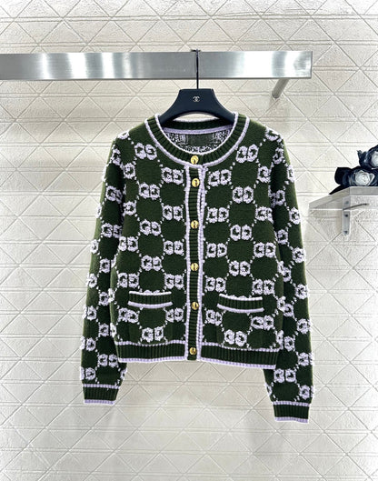 Round neck jacquard knitted cardigan