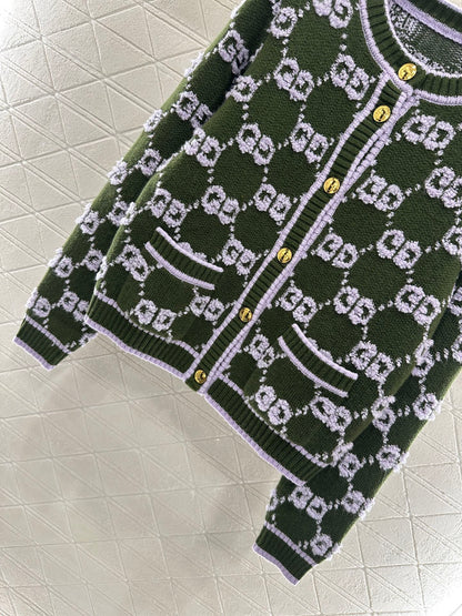 Round neck jacquard knitted cardigan