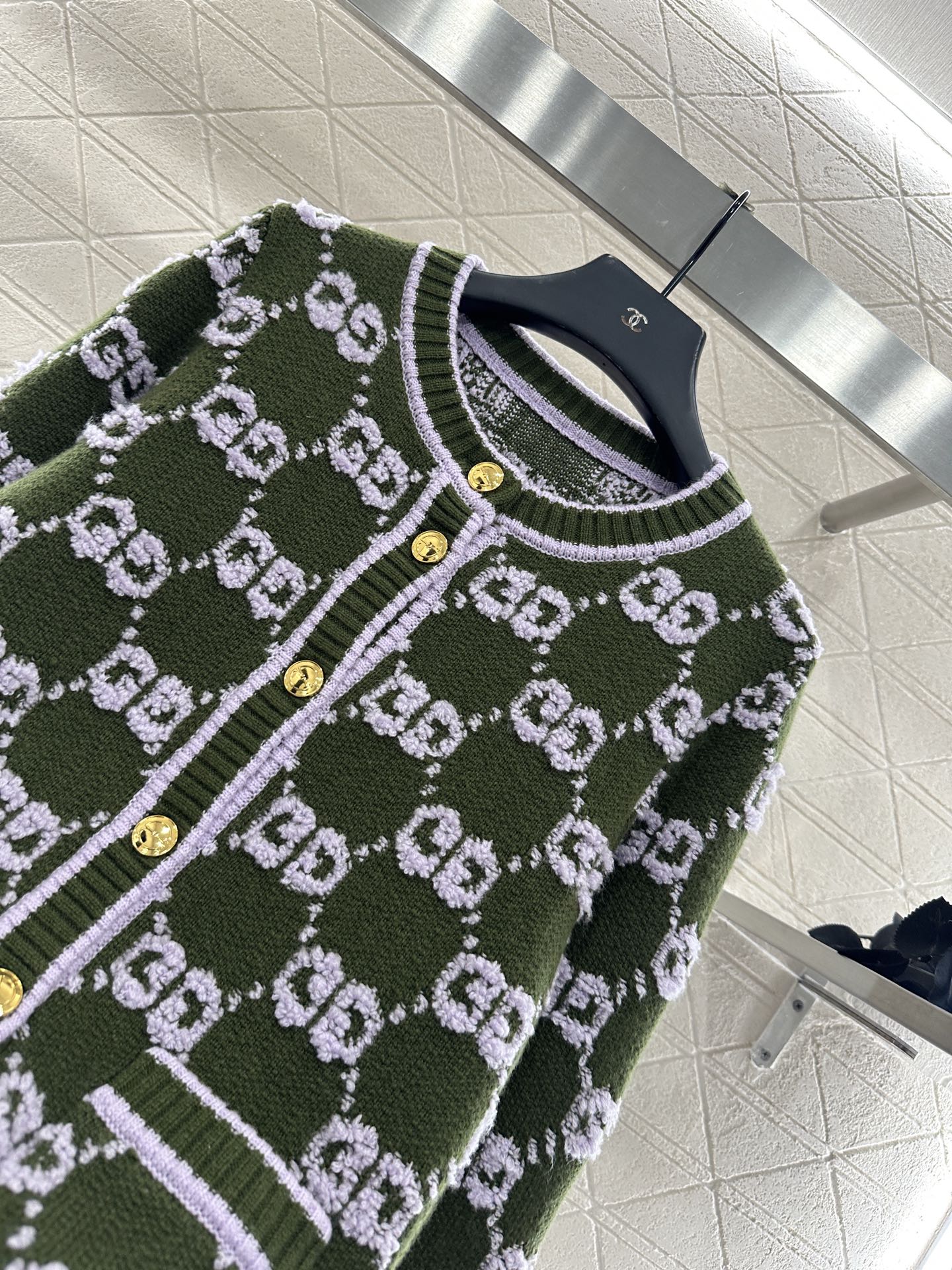 Round neck jacquard knitted cardigan