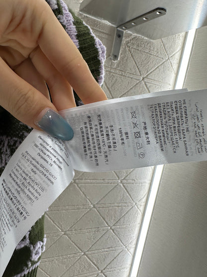 Round neck jacquard knitted cardigan