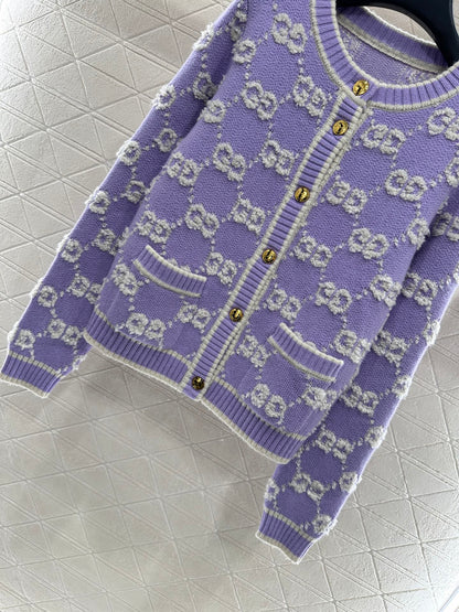 Round neck jacquard knitted cardigan