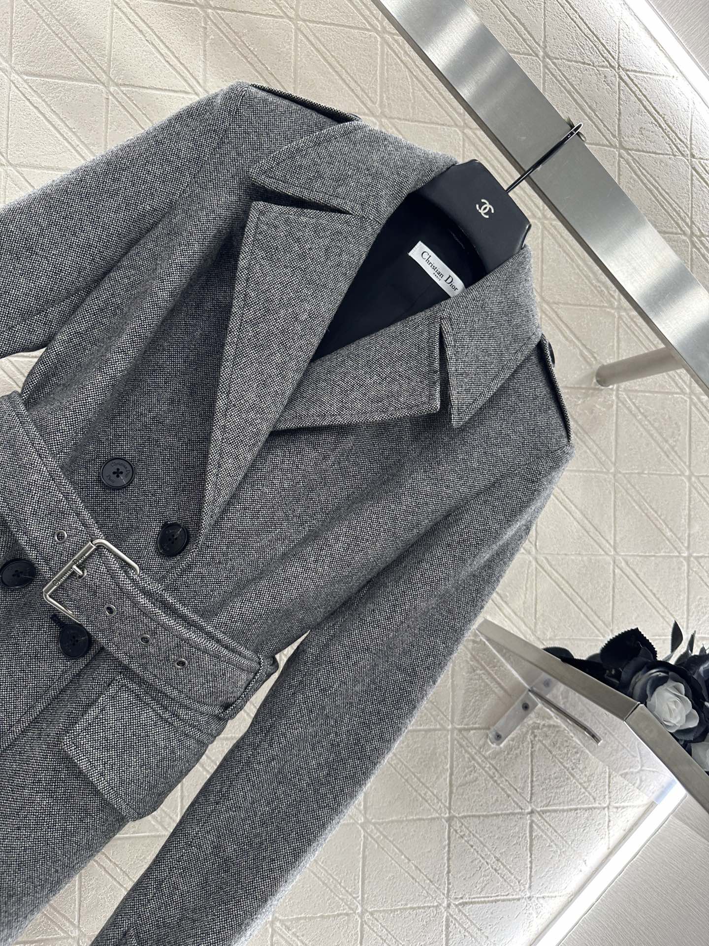 Lapel waistband woolen coat
