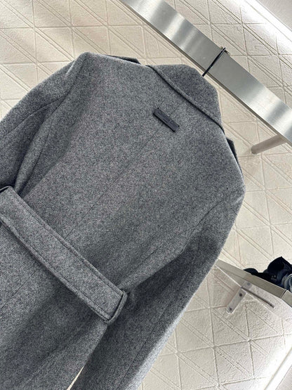 Lapel waistband woolen coat