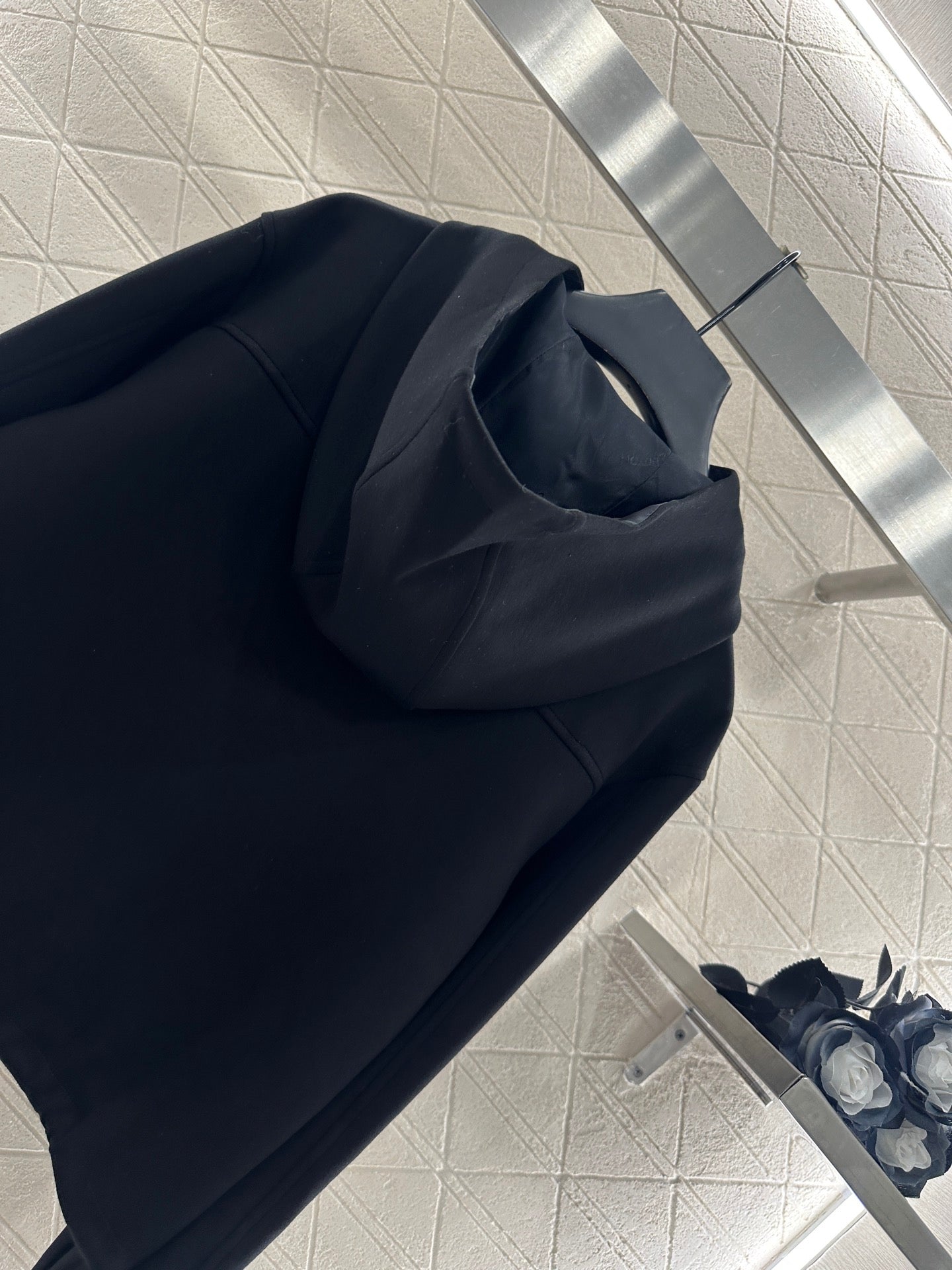 Presbyopia leather cuff buckle hooded jacket