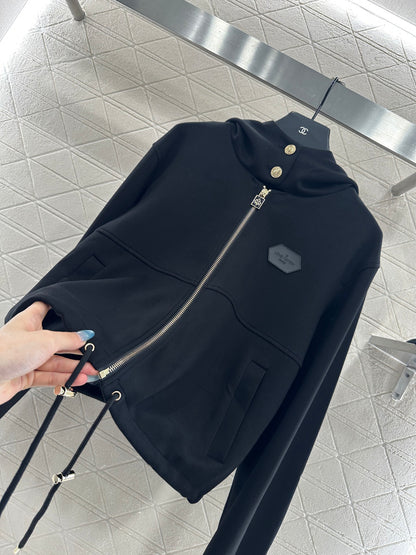 Presbyopia leather cuff buckle hooded jacket