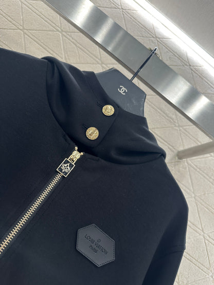 Presbyopia leather cuff buckle hooded jacket