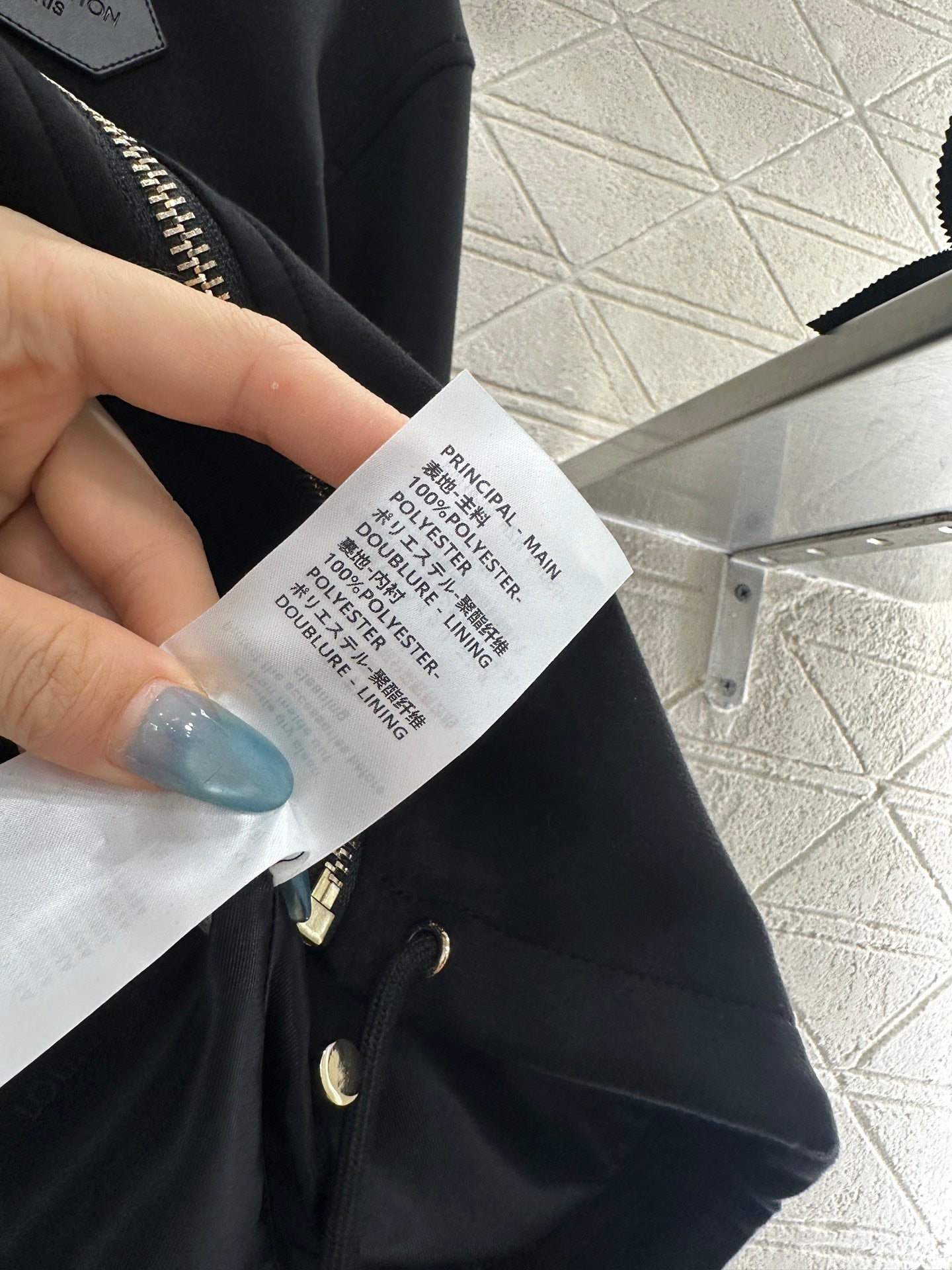 Presbyopia leather cuff buckle hooded jacket