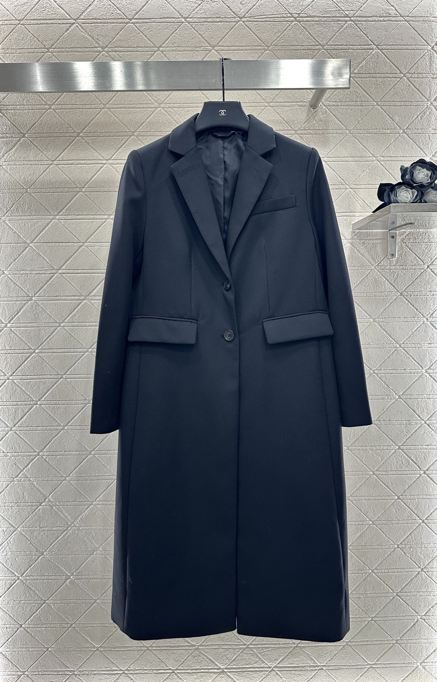 Front shoulder lapel long coat