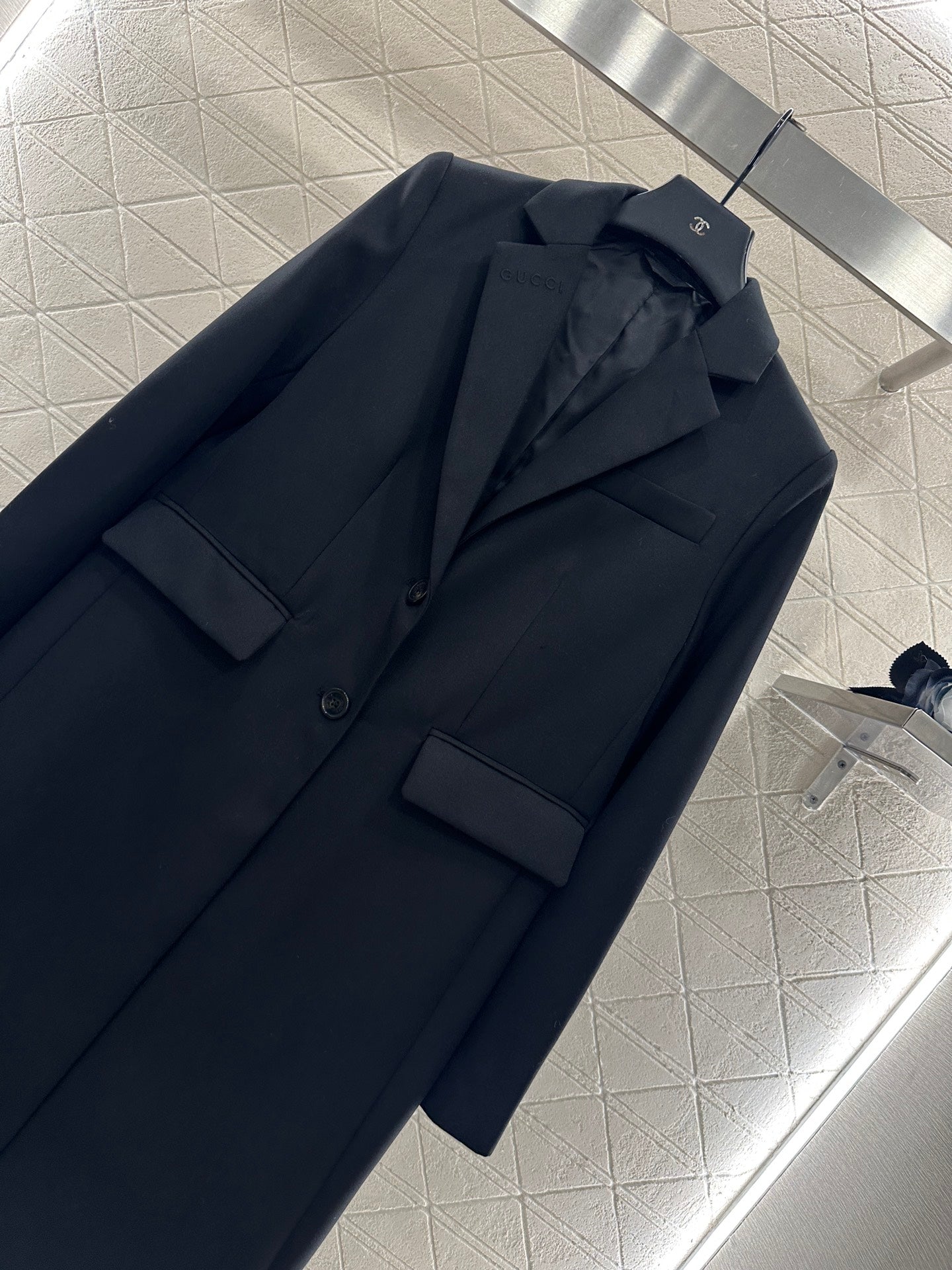 Front shoulder lapel long coat