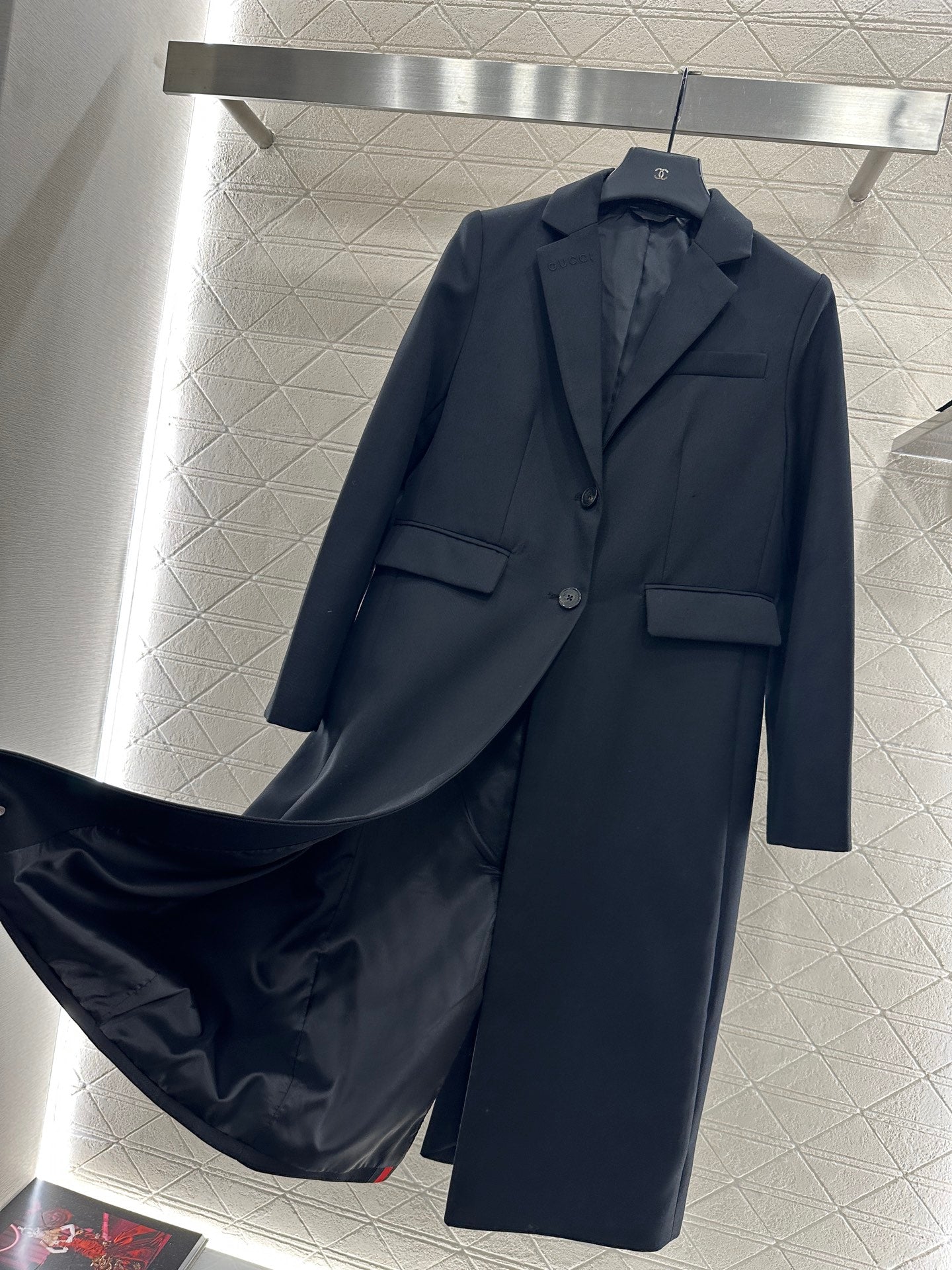 Front shoulder lapel long coat