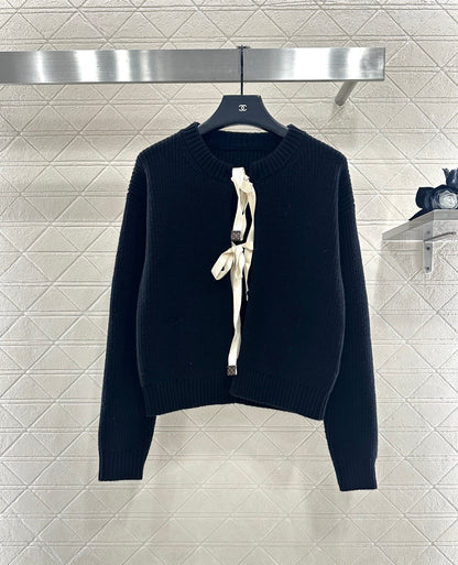 Round neck bow tie plain knit cardigan