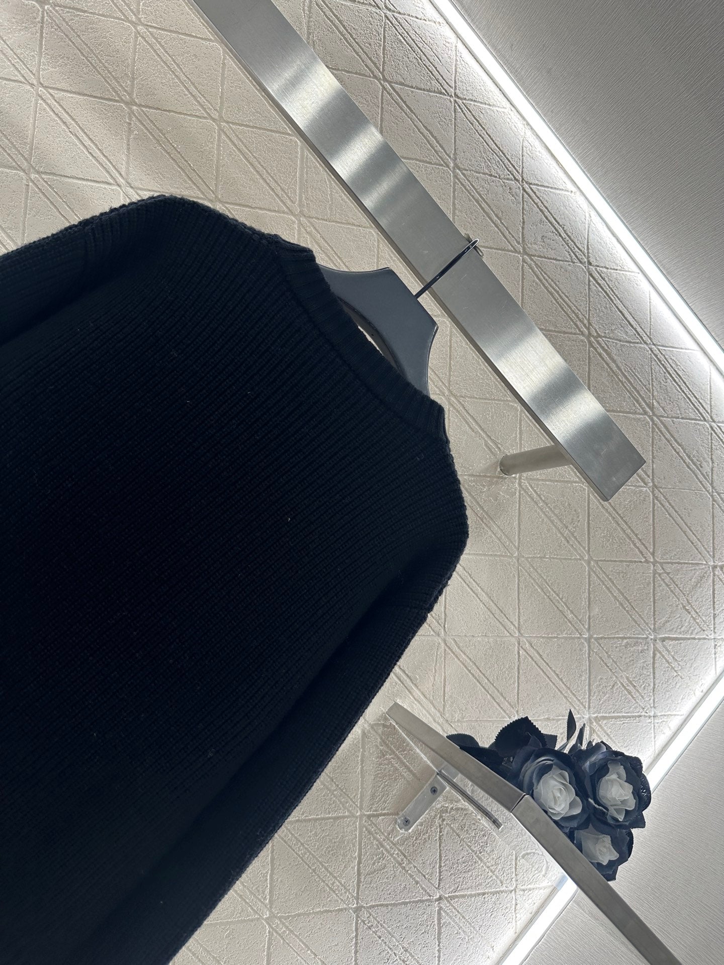 Round neck bow tie plain knit cardigan