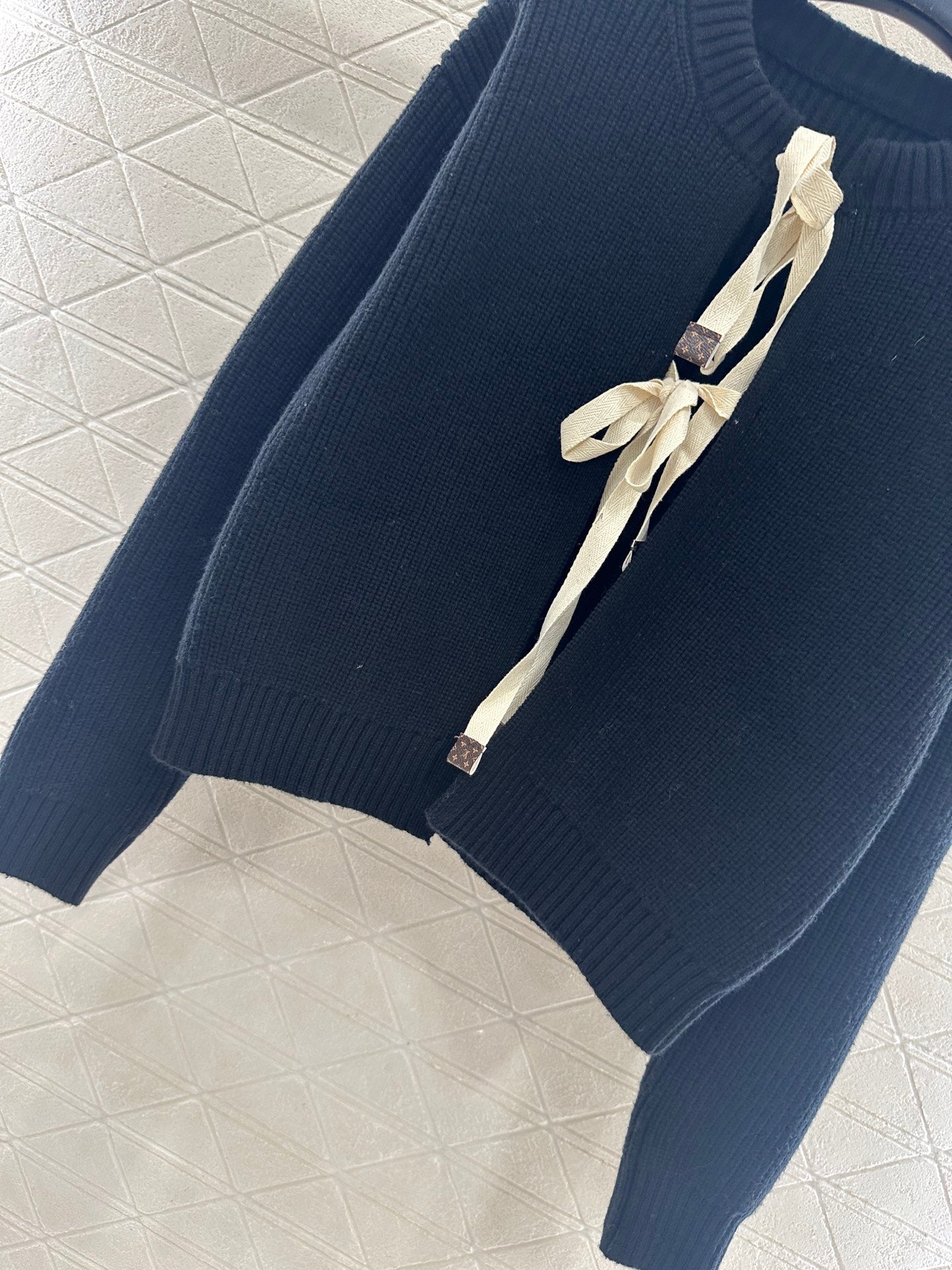 Round neck bow tie plain knit cardigan