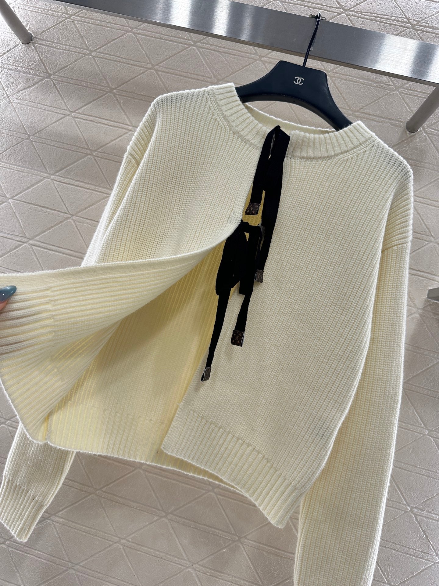 Round neck bow tie plain knit cardigan