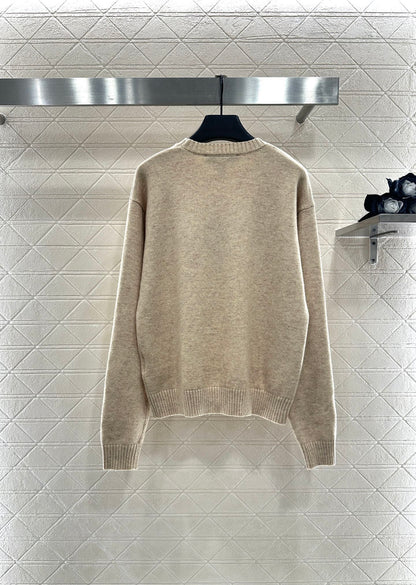 Simple letter pullover sweater