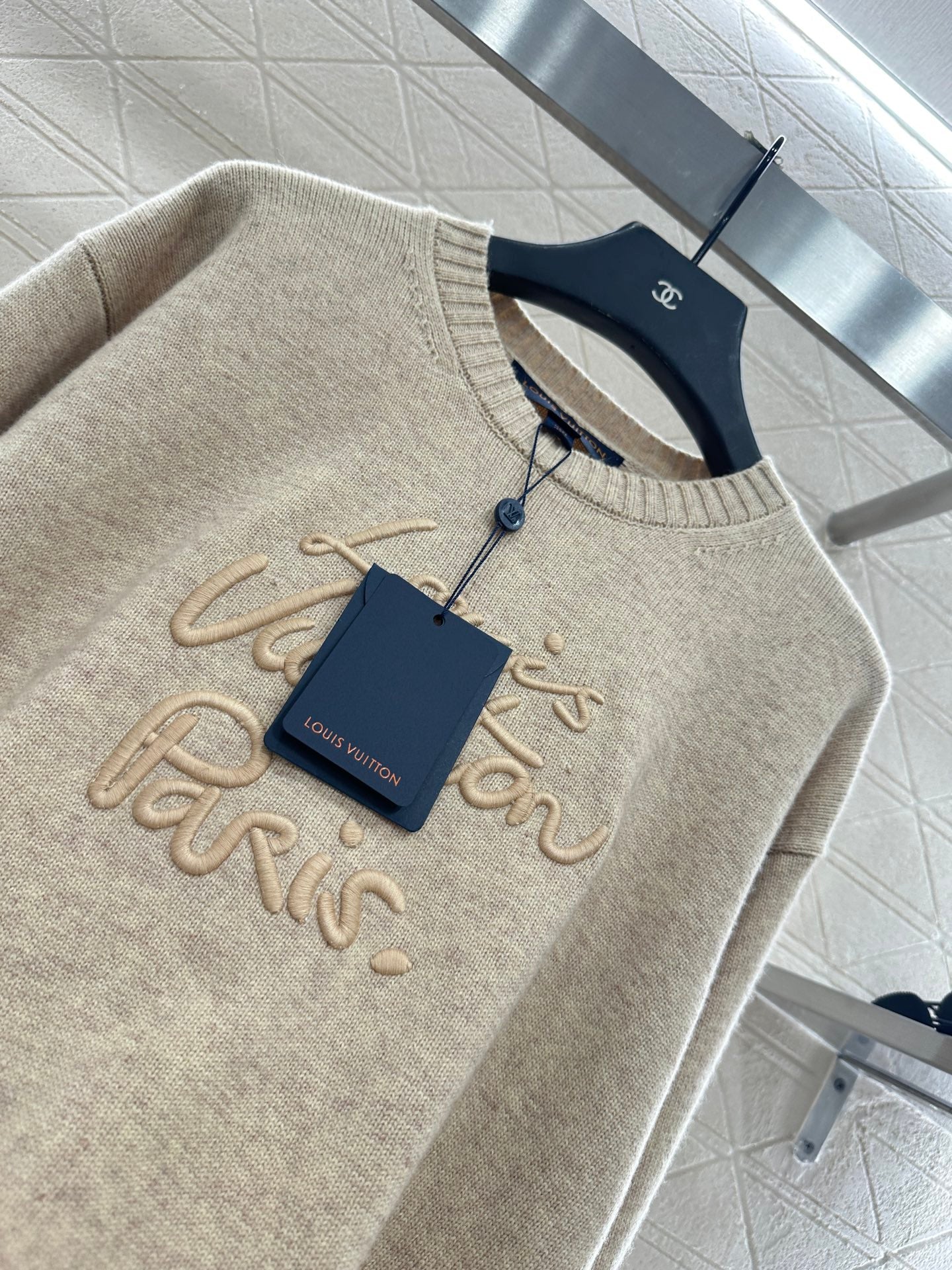 Simple letter pullover sweater