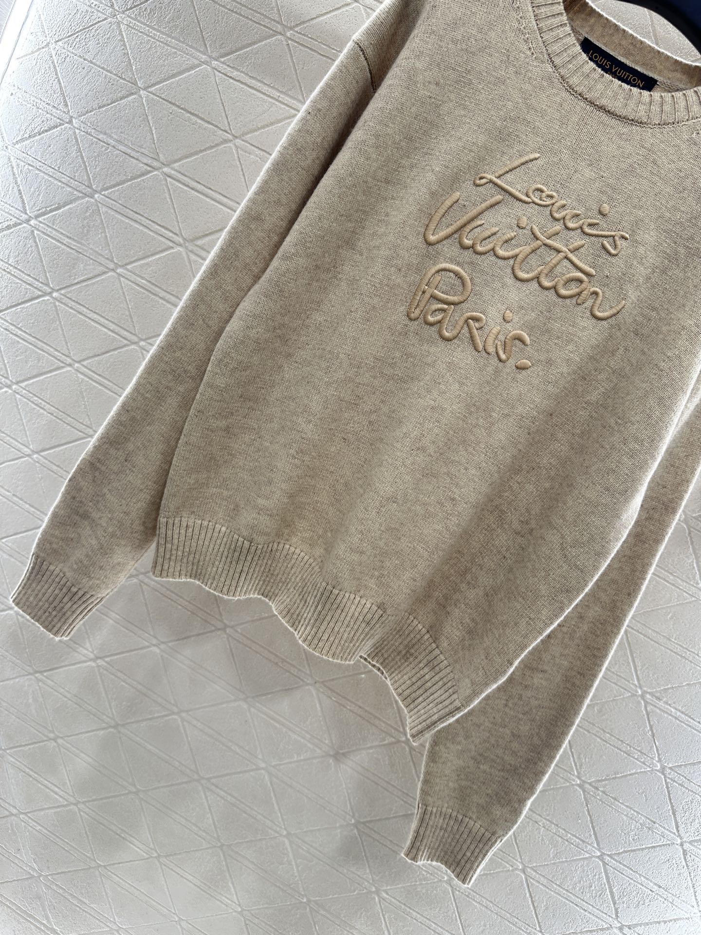 Simple letter pullover sweater