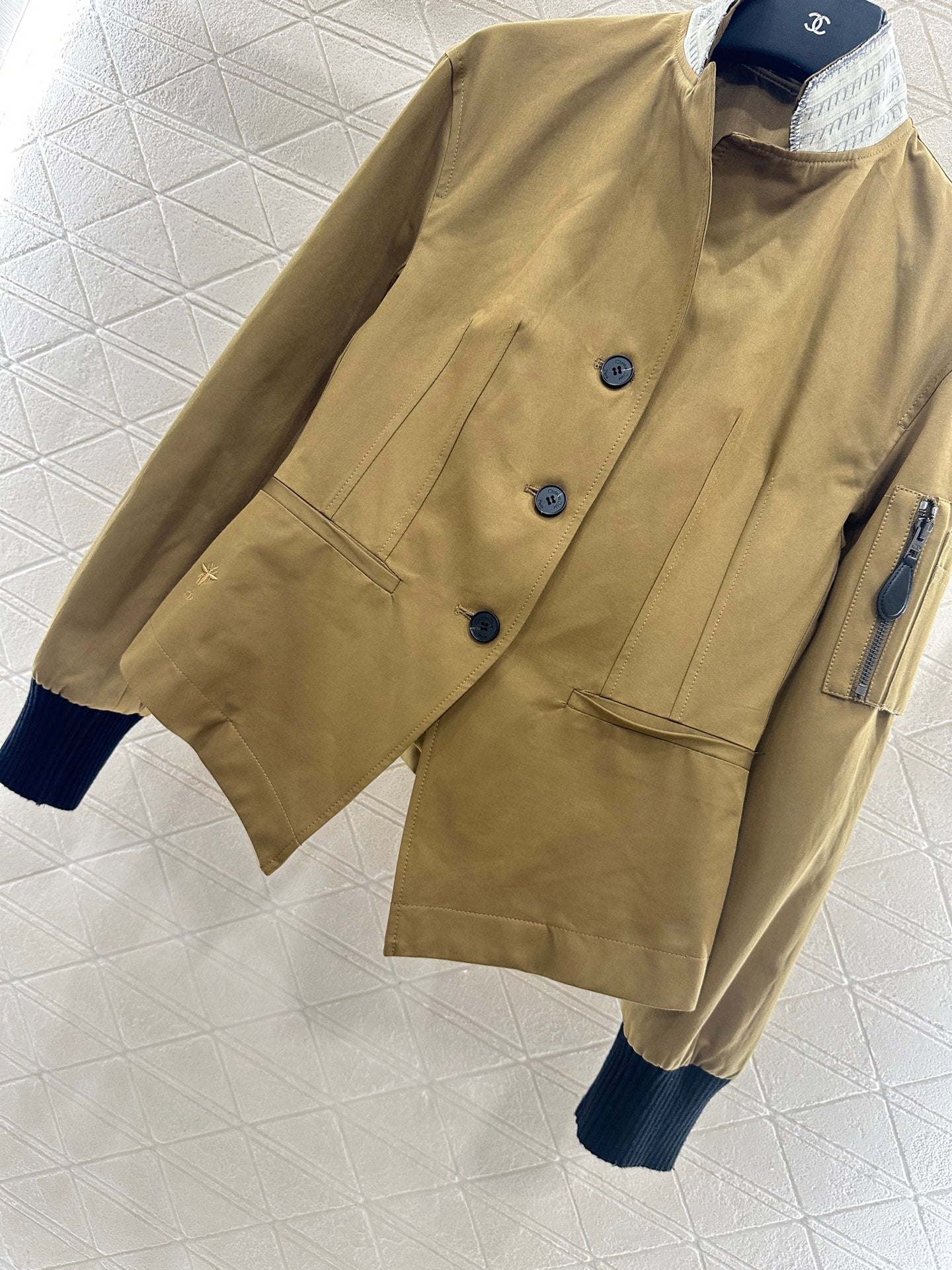 Pocket stand up collar jacket