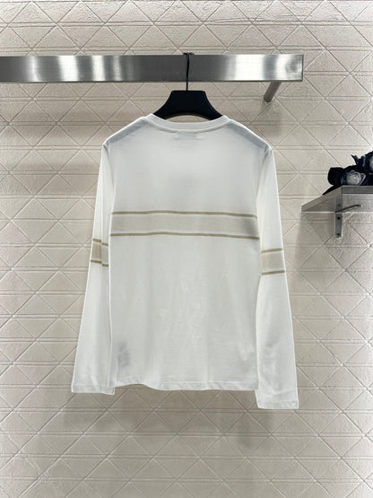 Round neck embroidered letter long sleeved shirt