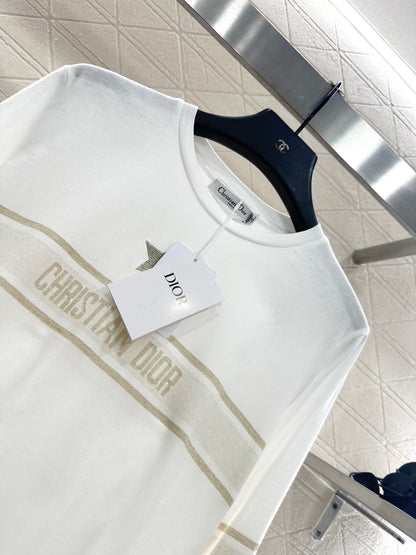 Round neck embroidered letter long sleeved shirt