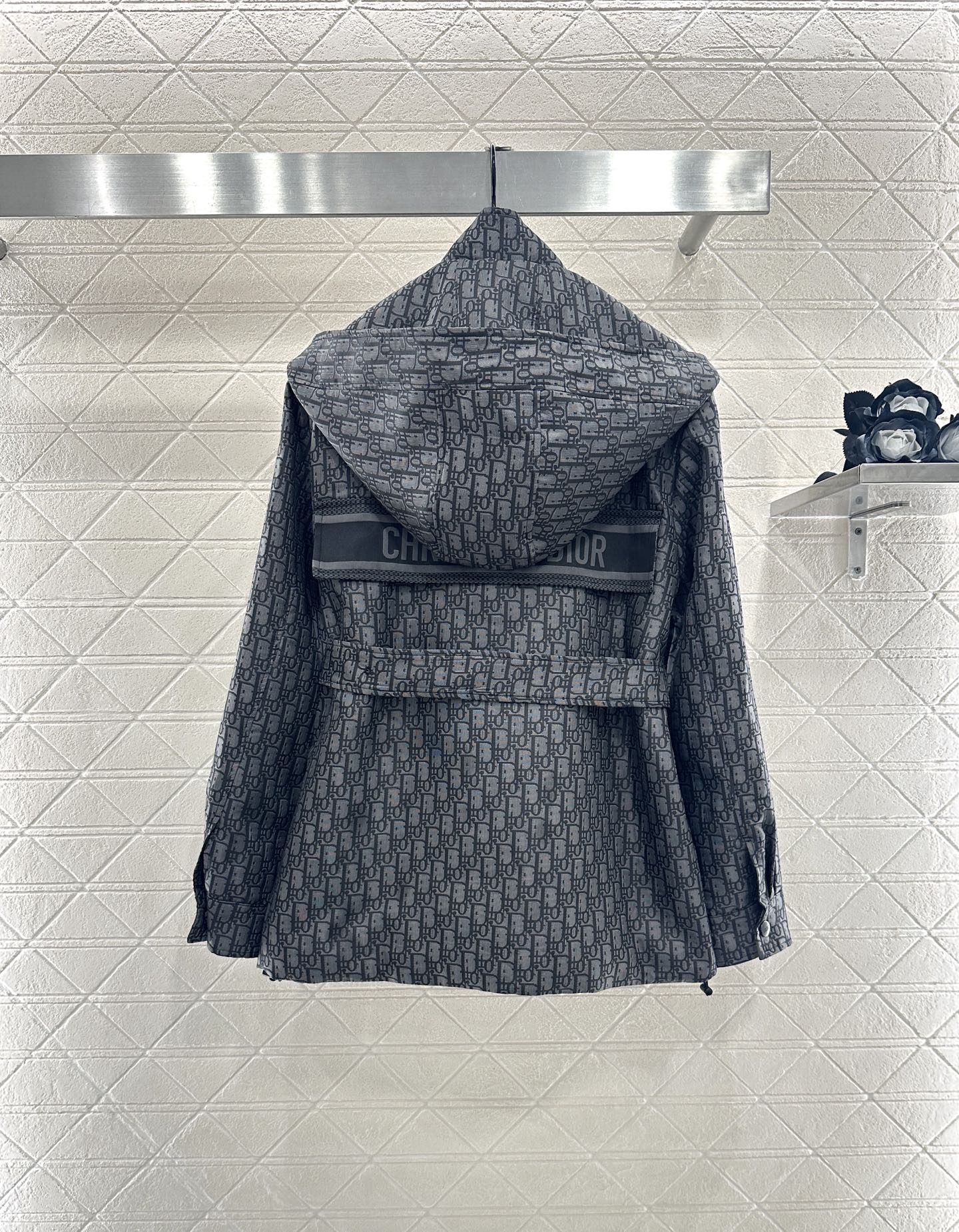 Hooded waistband jacquard jacket