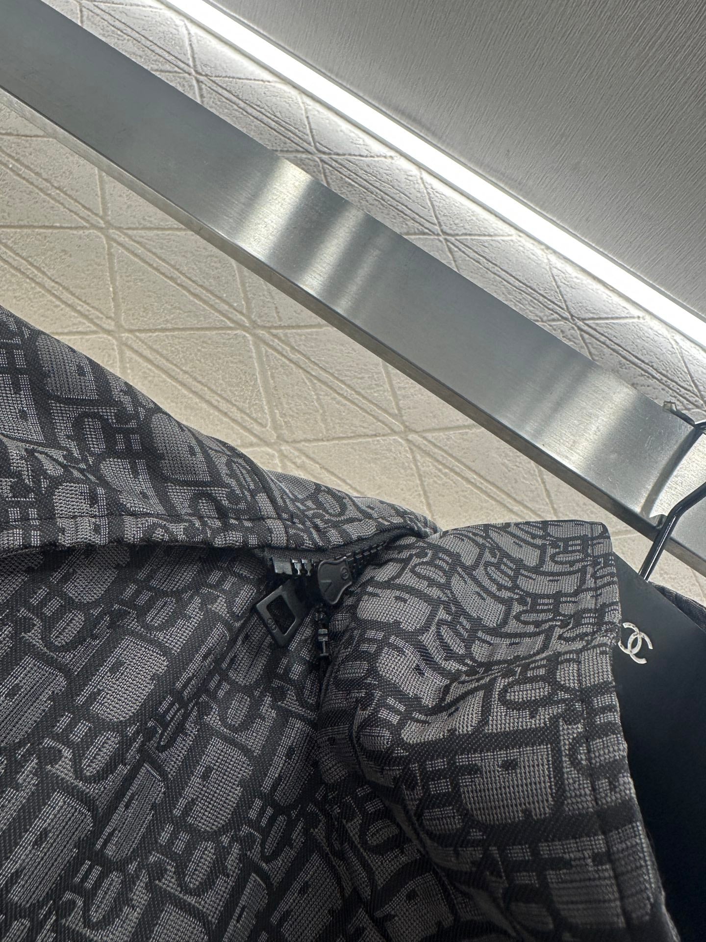 Hooded waistband jacquard jacket