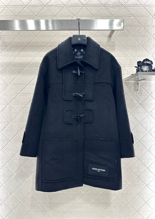 College style horn button lapel long coat