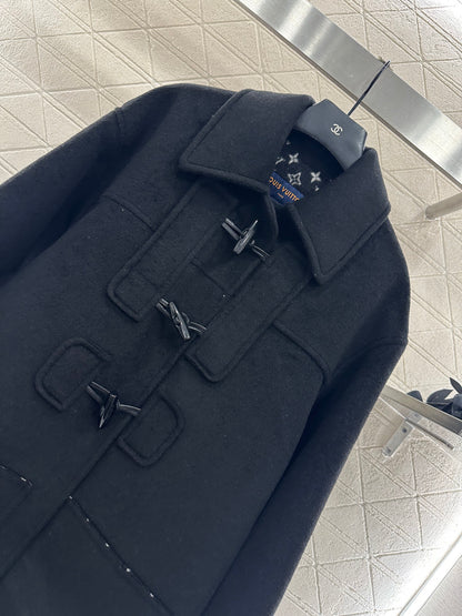 College style horn button lapel long coat