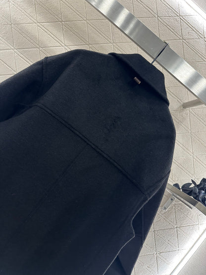 College style horn button lapel long coat