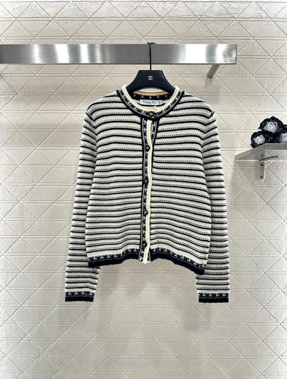 Round neck knitted striped cardigan
