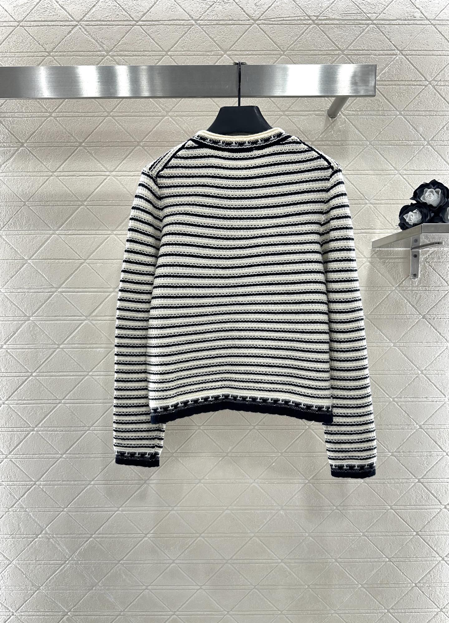 Round neck knitted striped cardigan