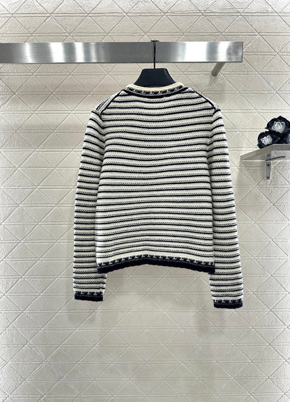 Round neck knitted striped cardigan