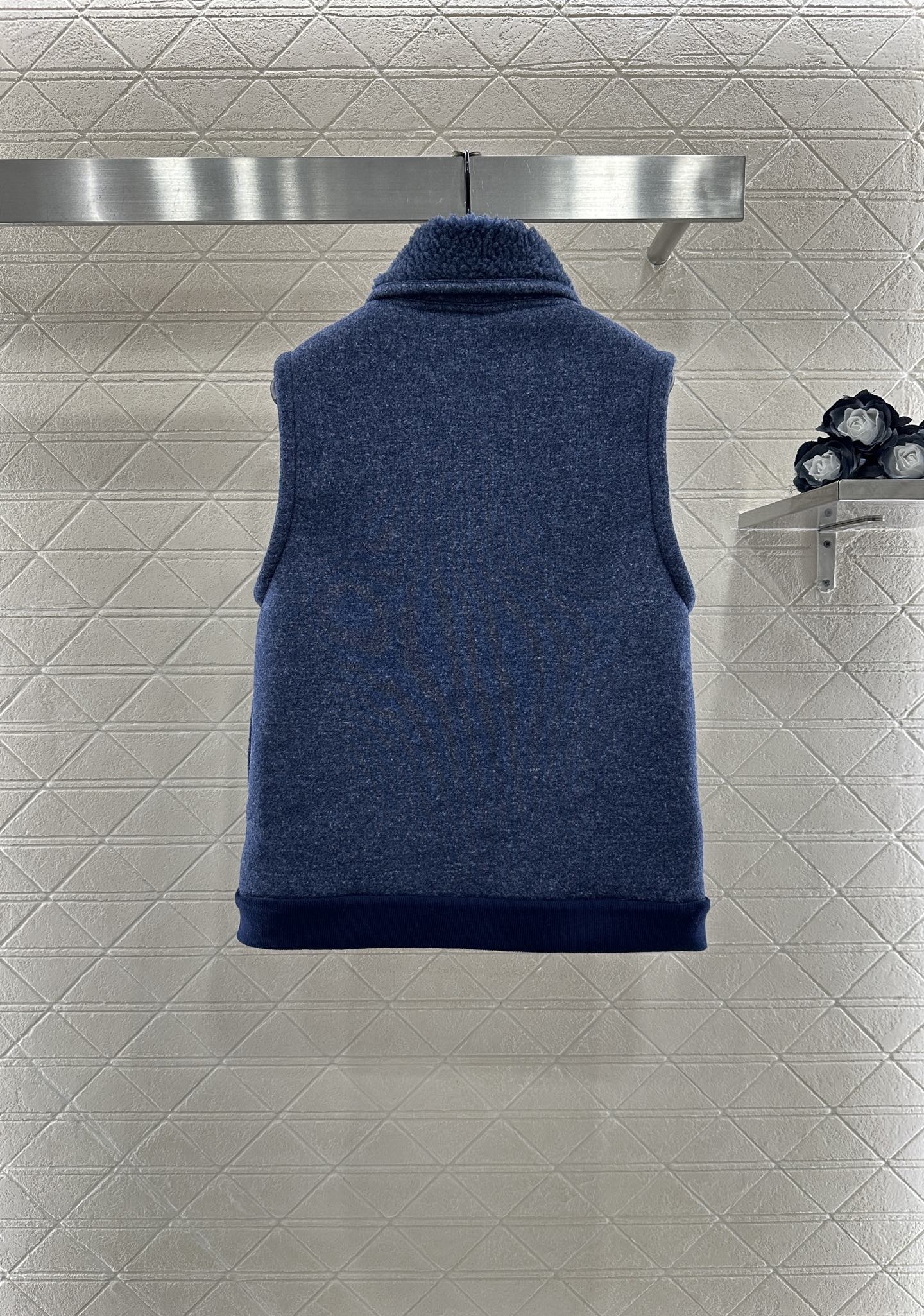 Polar fleece standing collar vest