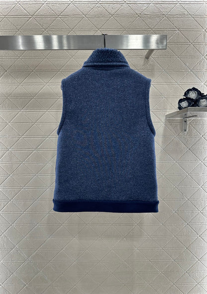 Polar fleece standing collar vest