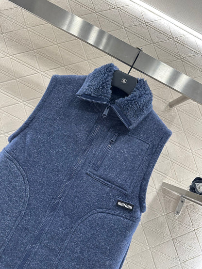 Polar fleece standing collar vest