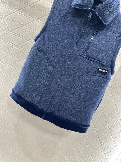 Polar fleece standing collar vest