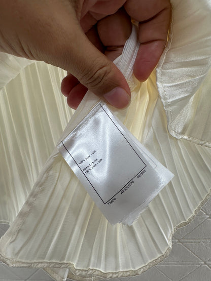 Color blocked bow deep V-vest