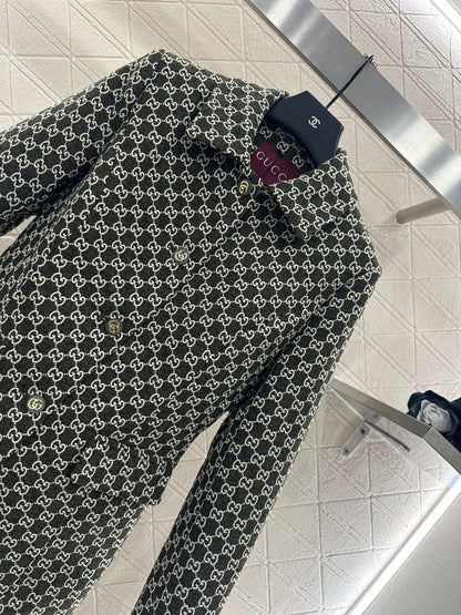 Flip collar jacquard suit