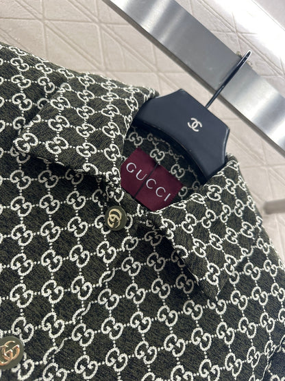 Flip collar jacquard suit